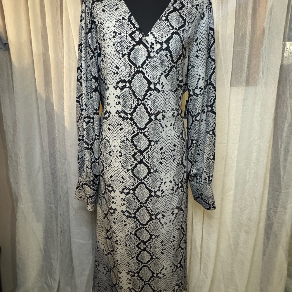 Halogen Black and White Snake Print Long Sleeve Dress